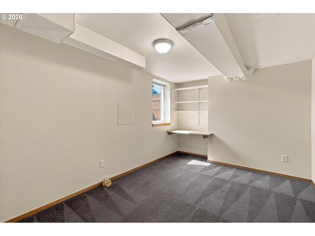 4745 N AMHERST St, Portland, OR 97203