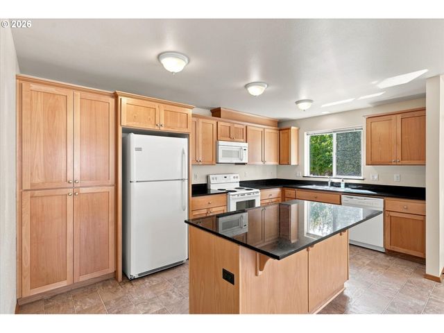 4745 N AMHERST St, Portland, OR 97203