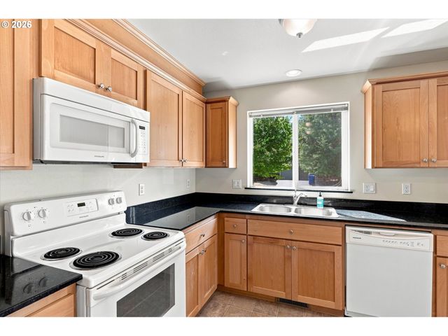 4745 N AMHERST St, Portland, OR 97203