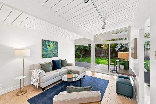 724 Ames Avenue, Palo Alto, CA 94303