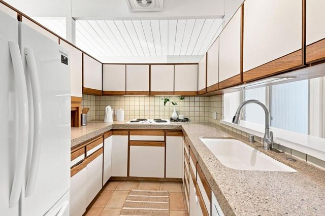 724 Ames Avenue, Palo Alto, CA 94303