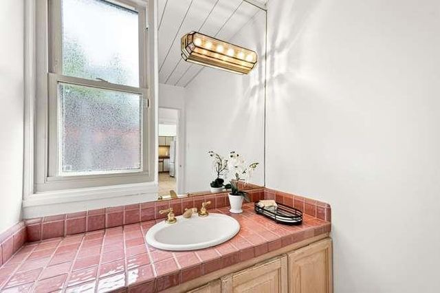 724 Ames Avenue, Palo Alto, CA 94303