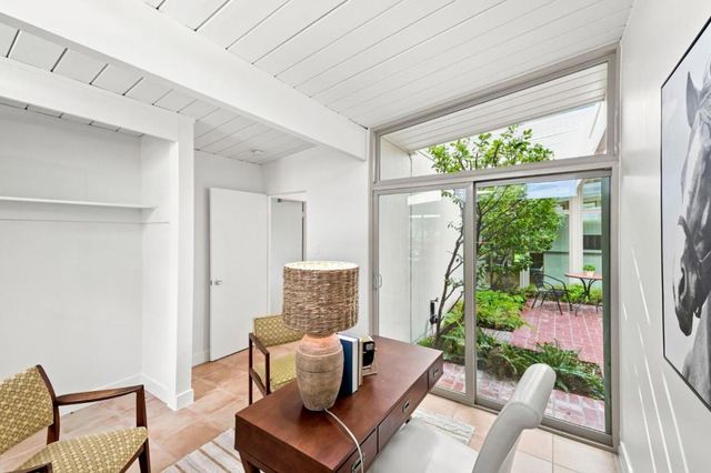 724 Ames Avenue, Palo Alto, CA 94303