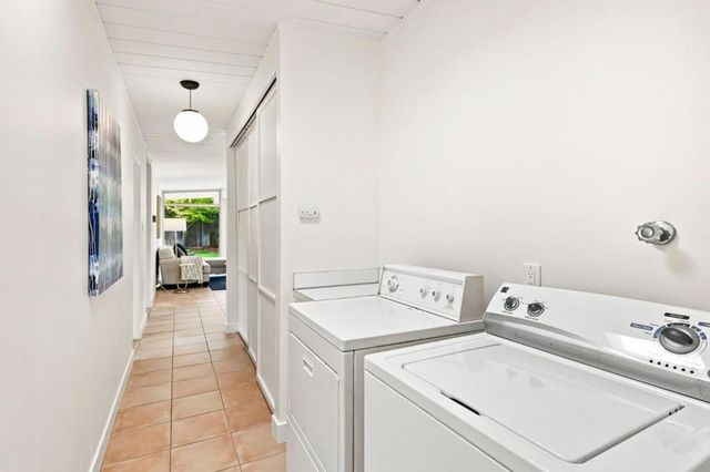 724 Ames Avenue, Palo Alto, CA 94303