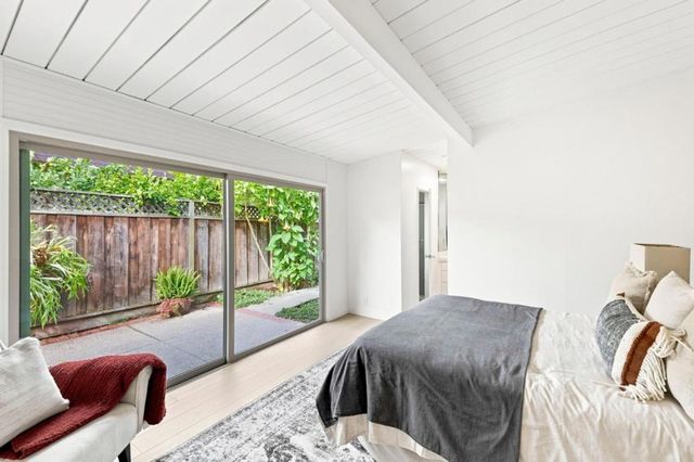 724 Ames Avenue, Palo Alto, CA 94303