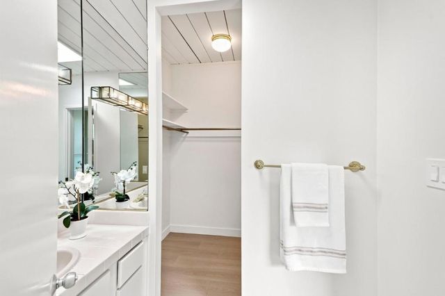 724 Ames Avenue, Palo Alto, CA 94303