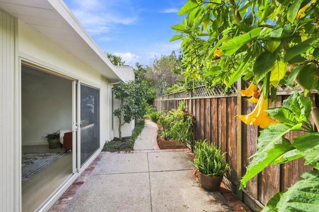 724 Ames Avenue, Palo Alto, CA 94303