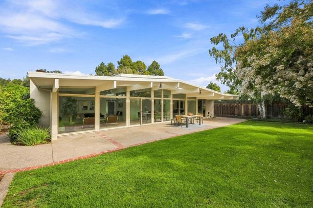 724 Ames Avenue, Palo Alto, CA 94303