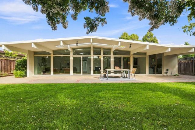 724 Ames Avenue, Palo Alto, CA 94303