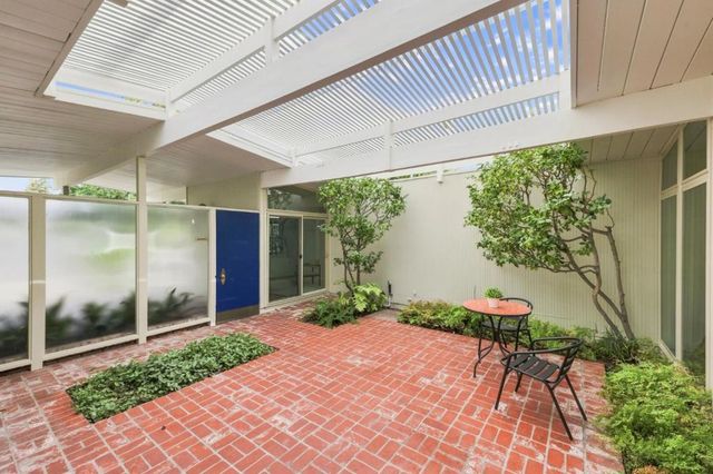 724 Ames Avenue, Palo Alto, CA 94303
