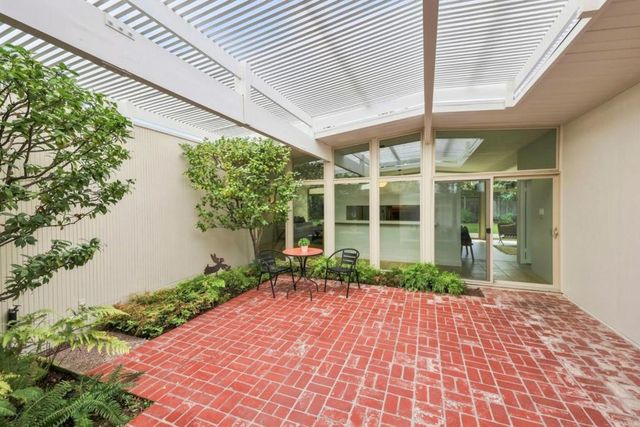 724 Ames Avenue, Palo Alto, CA 94303