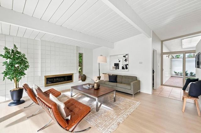 724 Ames Avenue, Palo Alto, CA 94303