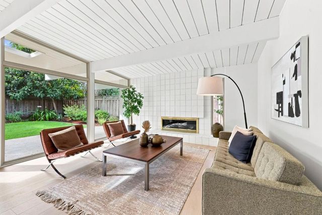 724 Ames Avenue, Palo Alto, CA 94303