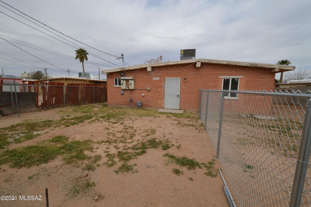 20 E Susana Street, Tucson, AZ 85756
