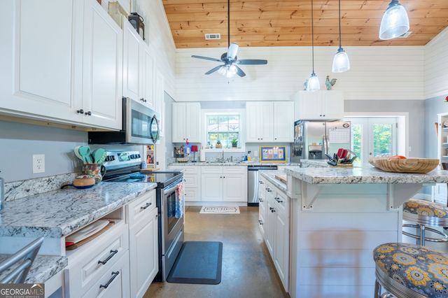 159 Sandy Lane, Rabun Gap, GA 30568