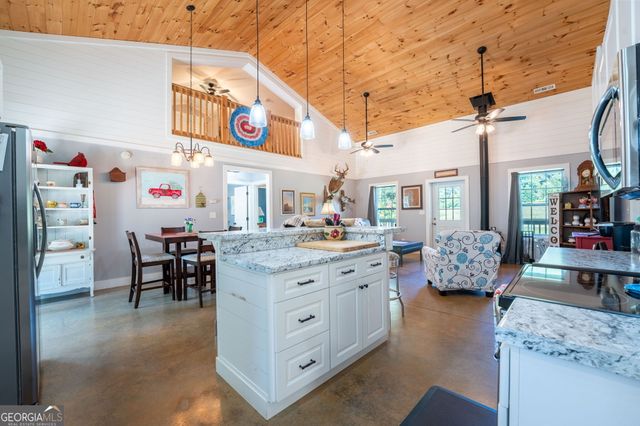 159 Sandy Lane, Rabun Gap, GA 30568
