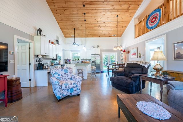 159 Sandy Lane, Rabun Gap, GA 30568