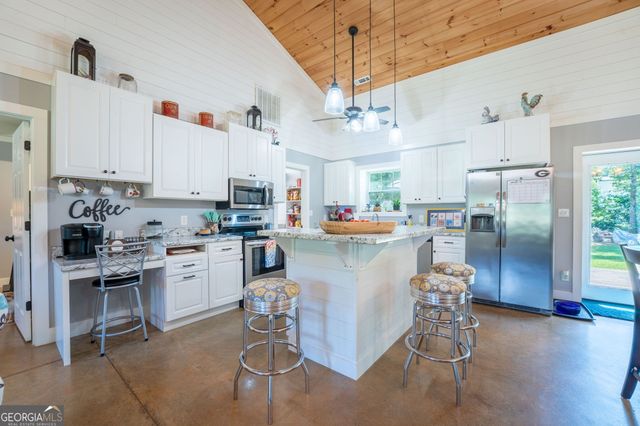 159 Sandy Lane, Rabun Gap, GA 30568
