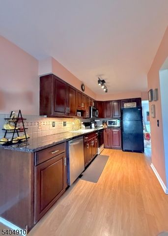 13 Mission Hills Rd, Clinton Twp., NJ 08801