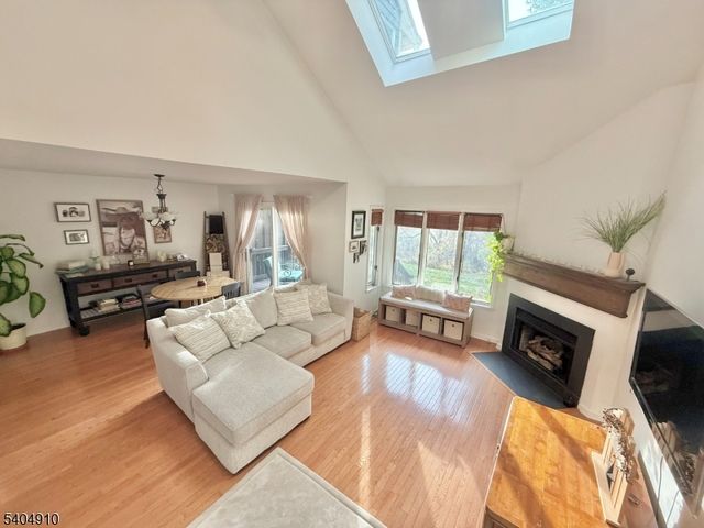 13 Mission Hills Rd, Clinton Twp., NJ 08801