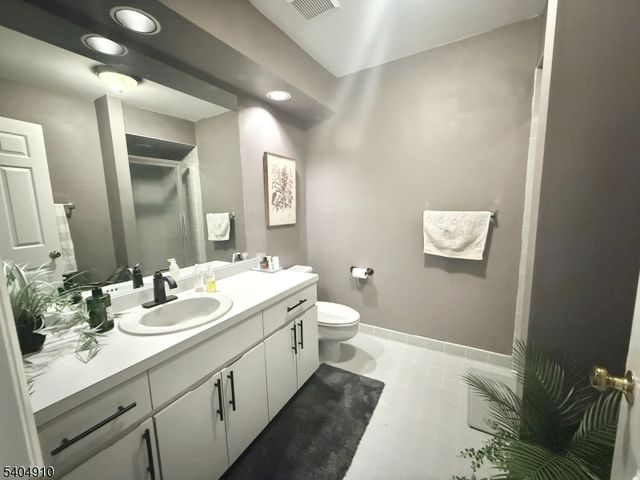 13 Mission Hills Rd, Clinton Twp., NJ 08801