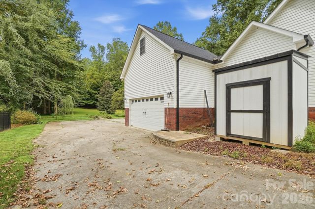 8866 Oldenburg Drive, Mount Pleasant, NC 28124