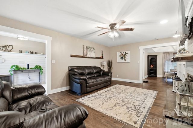 8866 Oldenburg Drive, Mount Pleasant, NC 28124