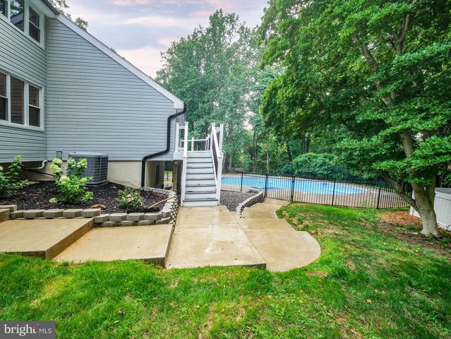 1375 POND VIEW LN, Newtown Square, PA 19073