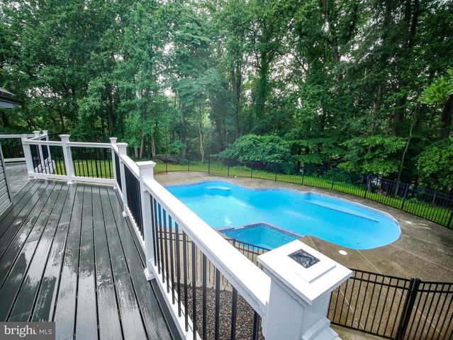 1375 POND VIEW LN, Newtown Square, PA 19073