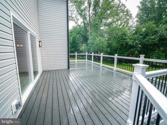 1375 POND VIEW LN, Newtown Square, PA 19073