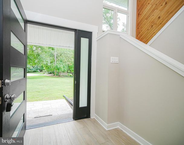 1375 POND VIEW LN, Newtown Square, PA 19073