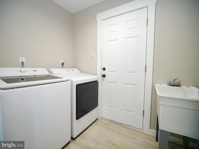 1375 POND VIEW LN, Newtown Square, PA 19073