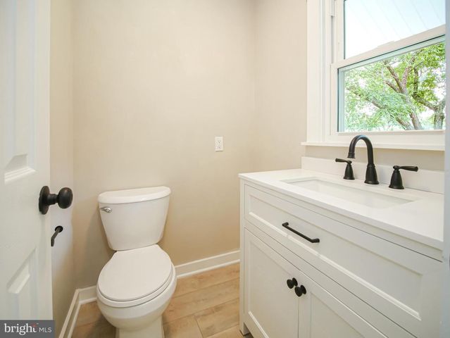 1375 POND VIEW LN, Newtown Square, PA 19073