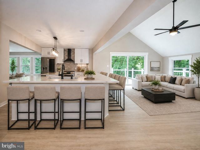 1375 POND VIEW LN, Newtown Square, PA 19073