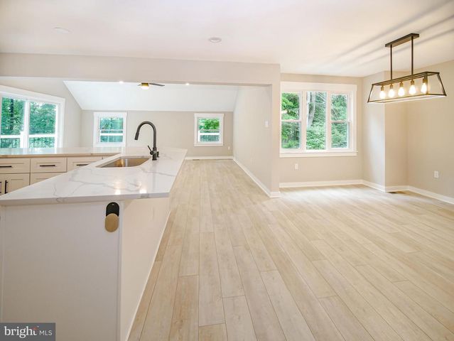 1375 POND VIEW LN, Newtown Square, PA 19073