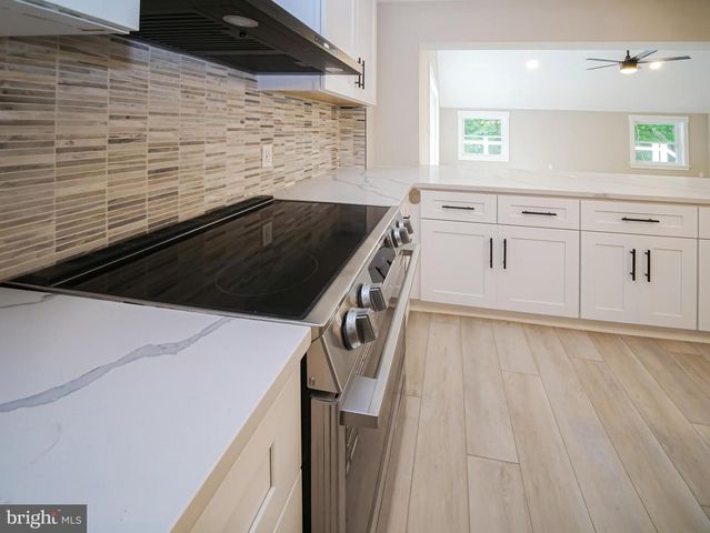 1375 POND VIEW LN, Newtown Square, PA 19073