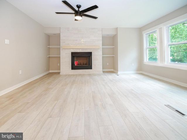 1375 POND VIEW LN, Newtown Square, PA 19073