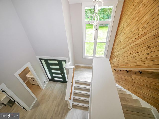 1375 POND VIEW LN, Newtown Square, PA 19073