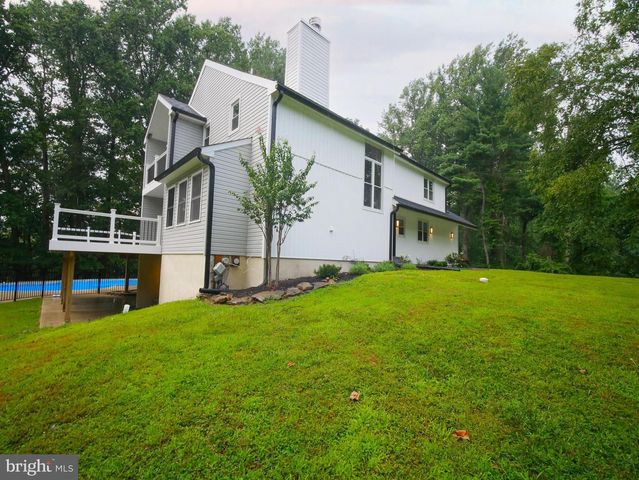 1375 POND VIEW LN, Newtown Square, PA 19073