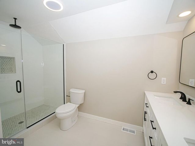 1375 POND VIEW LN, Newtown Square, PA 19073