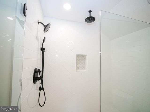 1375 POND VIEW LN, Newtown Square, PA 19073