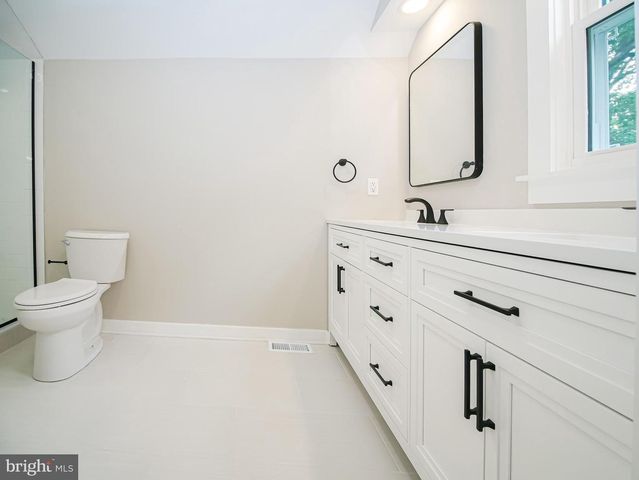 1375 POND VIEW LN, Newtown Square, PA 19073