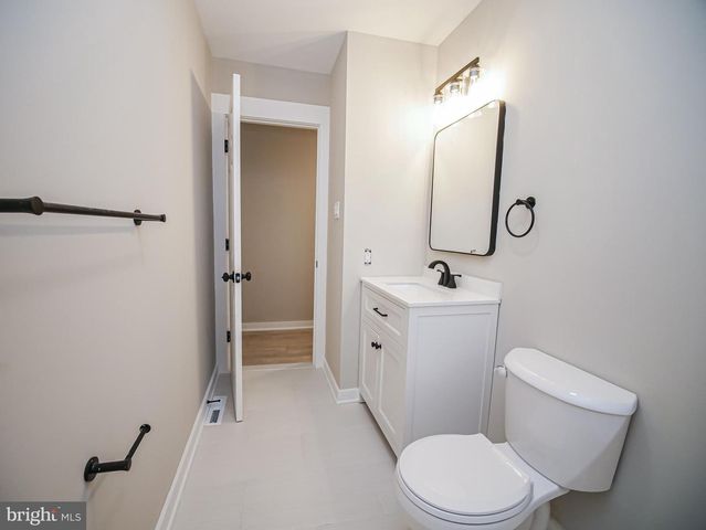 1375 POND VIEW LN, Newtown Square, PA 19073