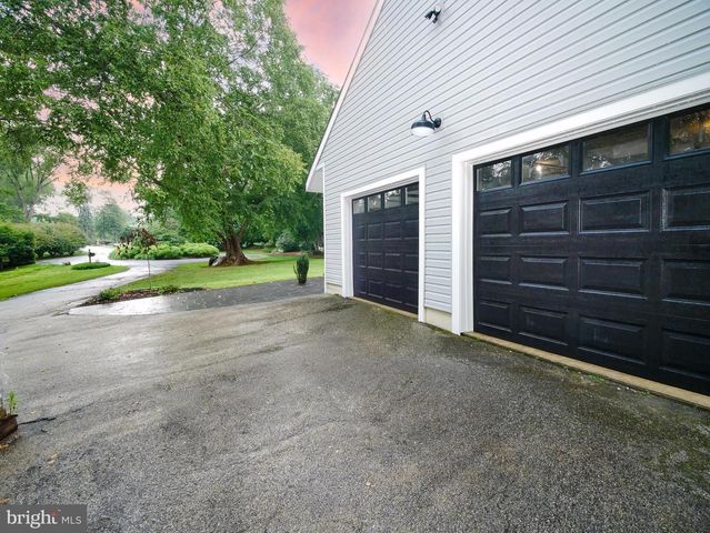 1375 POND VIEW LN, Newtown Square, PA 19073