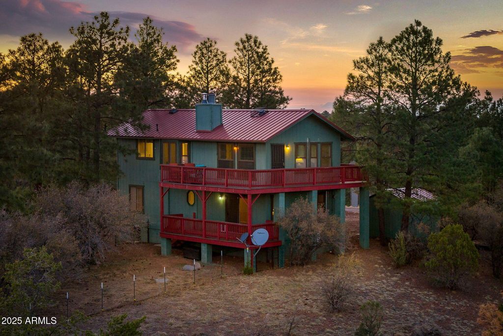 2901 RIDGE Circle, Overgaard, AZ 85933