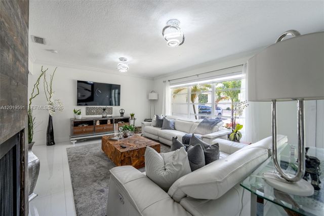 1465 NE 53rd St, Fort Lauderdale, FL 33334