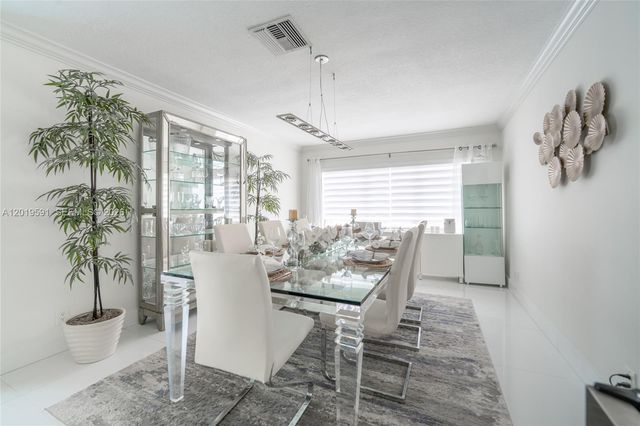 1465 NE 53rd St, Fort Lauderdale, FL 33334