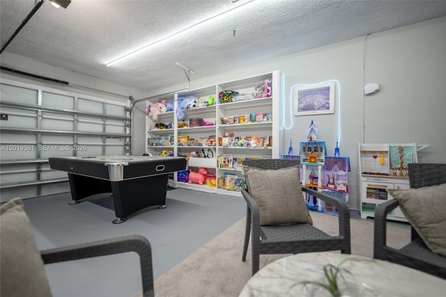 1465 NE 53rd St, Fort Lauderdale, FL 33334