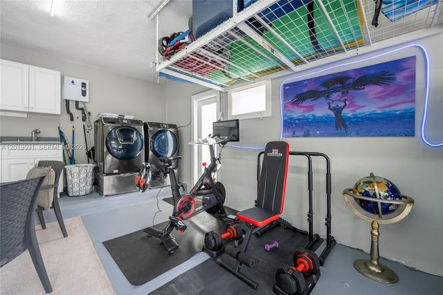 1465 NE 53rd St, Fort Lauderdale, FL 33334