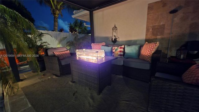 1465 NE 53rd St, Fort Lauderdale, FL 33334